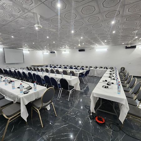 Hotel Les Fleurettes Wagadugu Zewnętrze zdjęcie