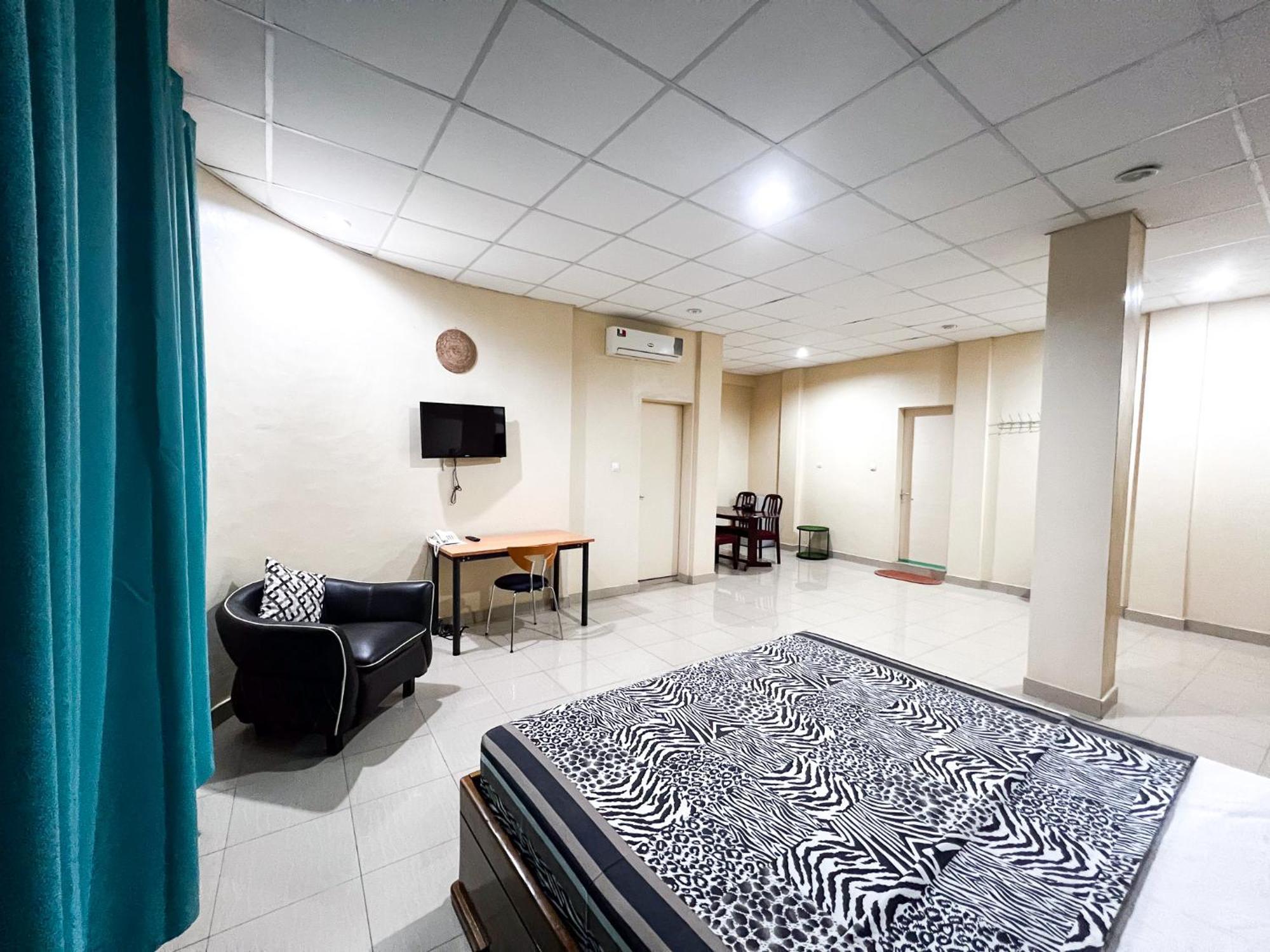 Hotel Les Fleurettes Wagadugu Zewnętrze zdjęcie